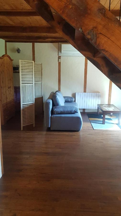 Maison Isolee Dans Les Vignes Et Les Bois Holiday home *